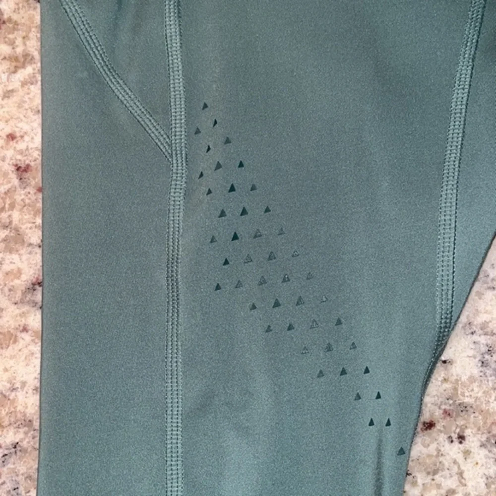 Puma HR Training Green Leggings with pockets Medium - Picture 8 of 8
